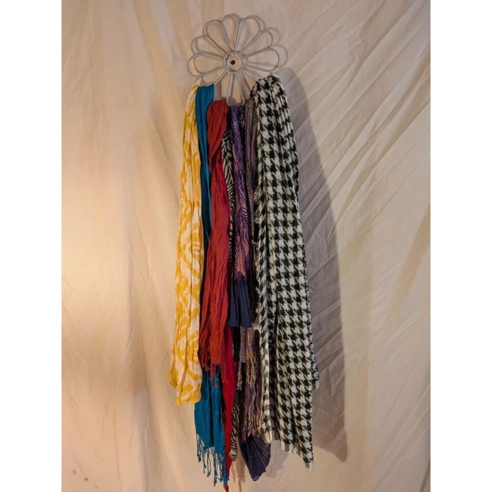9 scarves with scarf hanger